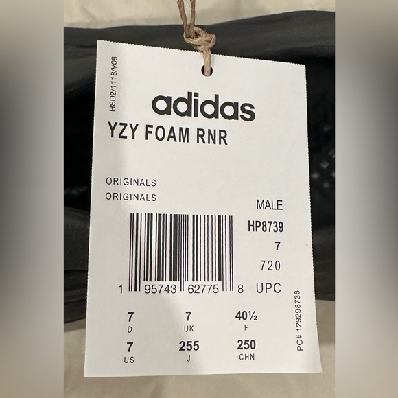 Yeezy Foam RNR - Picture 7 of 10